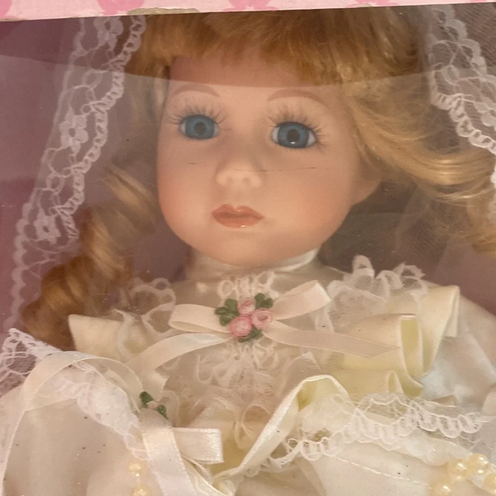 Collectible Memories Exclusive Porcelain Bride Doll - 16” EUC wOriginal Box